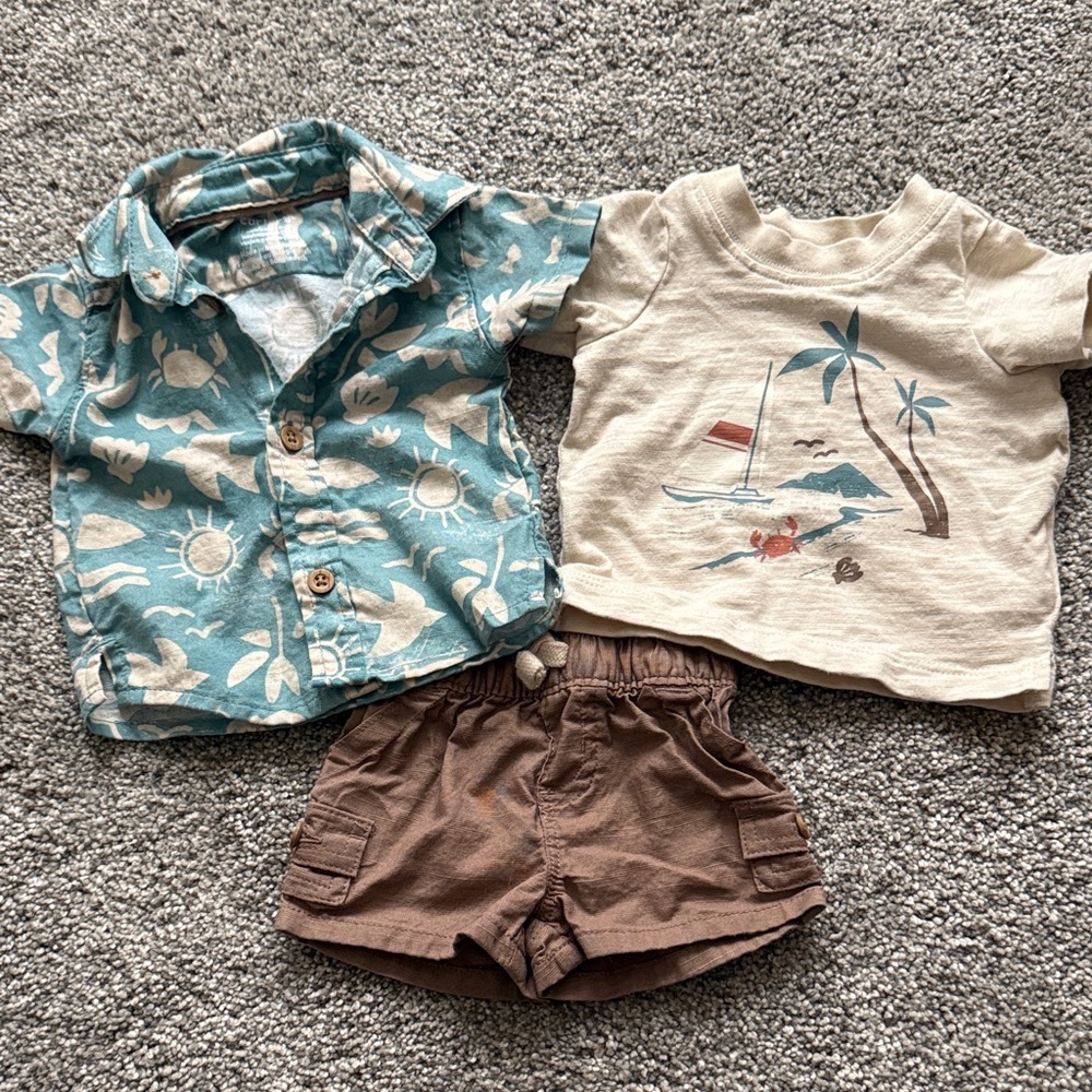 Carter's Newborn Outfit Set